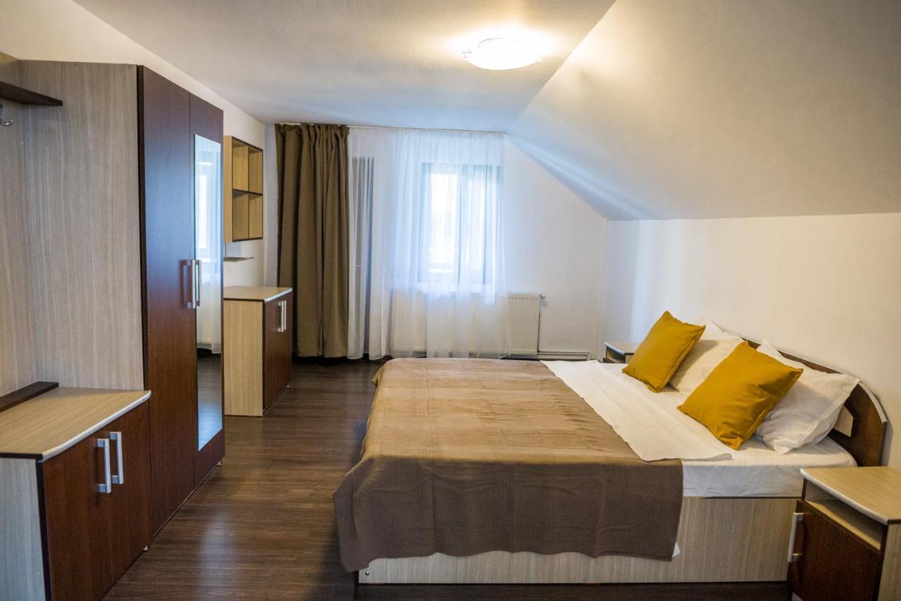 Pensiunea Xandra Hotel Corbi ภายนอก รูปภาพ