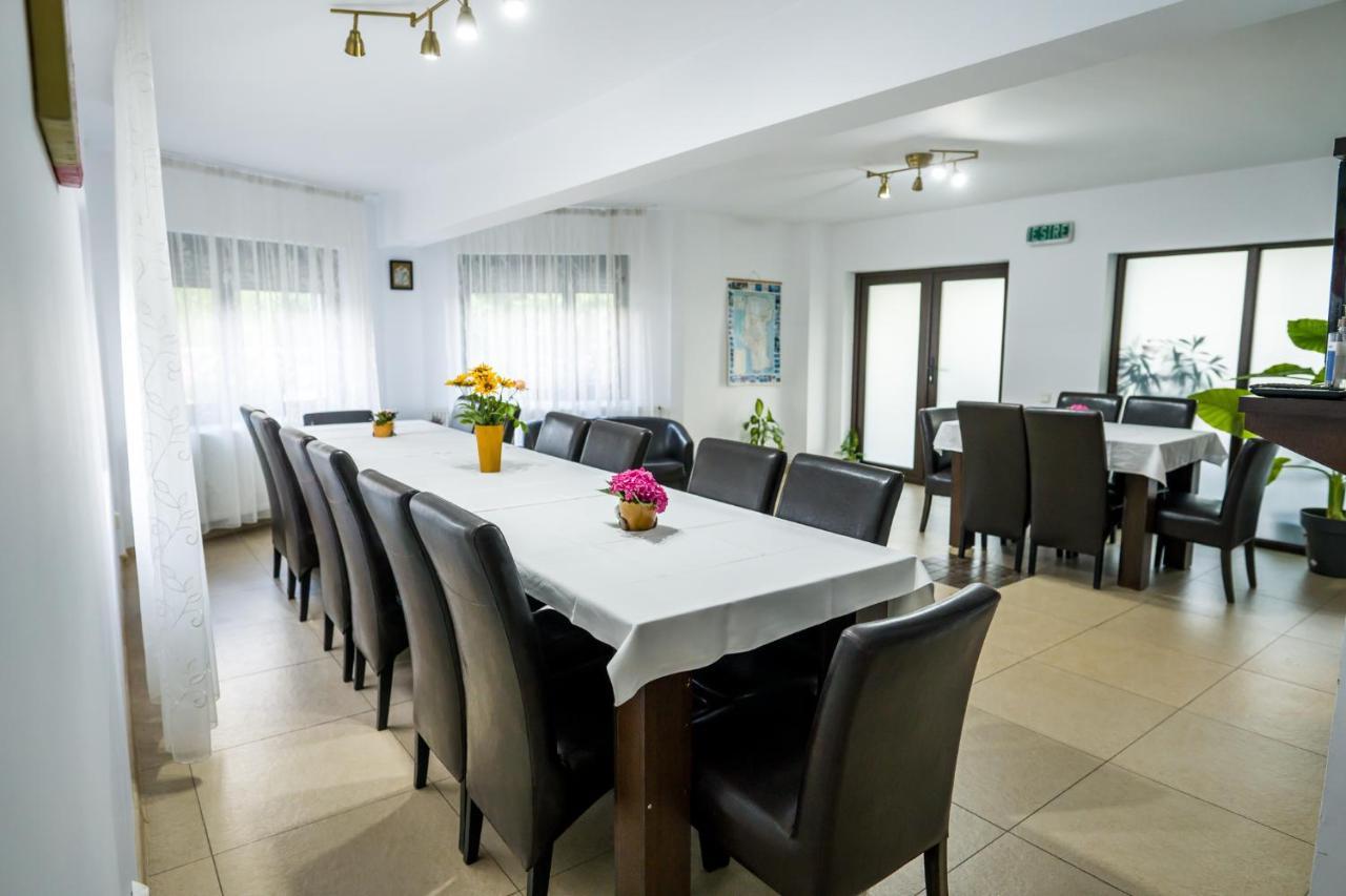 Pensiunea Xandra Hotel Corbi ภายนอก รูปภาพ
